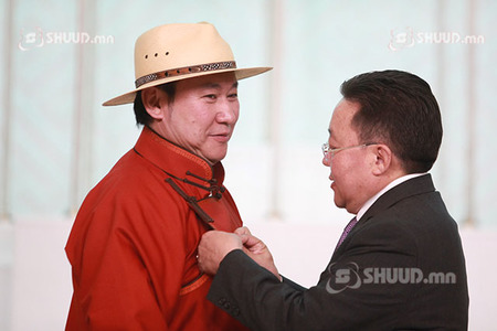 Л.Дэмидбаатар МУГЖ болов