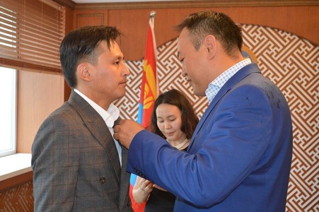 СТА дөрвөөр нэмэгдэв