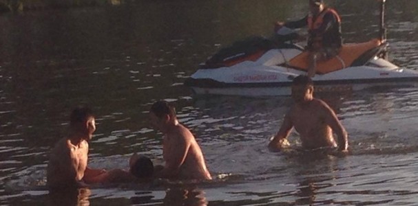 Уснаас хоёр иргэнийг аварлаа