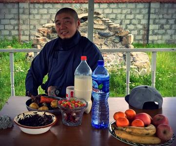 Реппер Gee хуримаа хийнэ