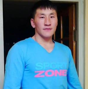 Долоон хүний амийг аварсан залууг шагналаа