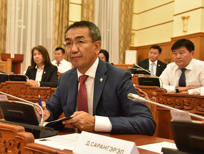 Ц.Мөнх-Оргил: Ч.Номин сайд аа, асуулт ойлгохгүй зөрүүлж хариулаад байна