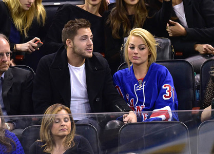 Маргот Робби гэрлэжээ