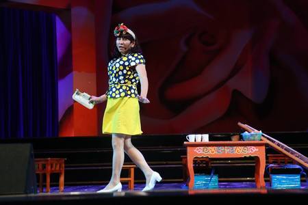 Д.Хүрэлхүү эргэн тайзнаа 