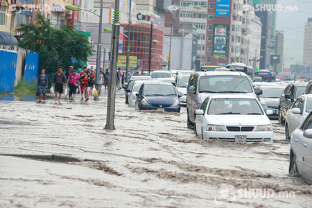 Усанд автсан 16 иргэний амь насыг аварчээ