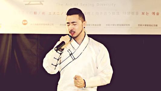 Гэрээт ажилтнаас дуучин болсон монгол залуу