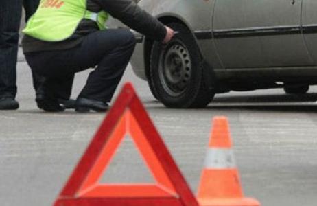 Приус онхолдож жолооч нас баржээ