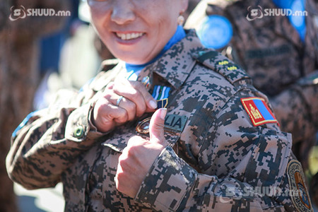 Энхийг сахиулагчид энгэрээ мялаалаа