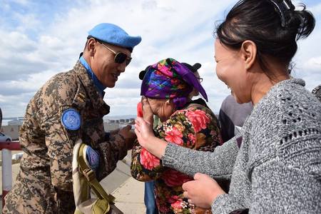 Энхийг сахиулагчид эх орондоо ирлээ