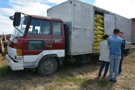 Самар тээвэрлэсэн иргэнийг шалгаж байна