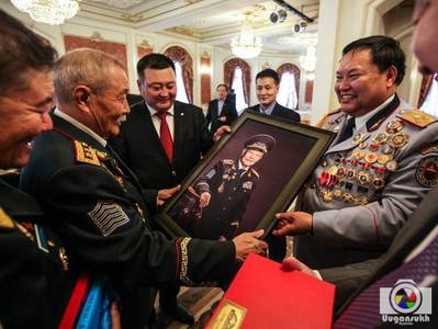 Алтай нутгаас төрсөн алтан мөрдэстнүүд уулзжээ