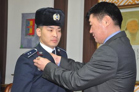 Гавьяат үйлстэнг “Цагдаагийн алдар” тэмдгээр шагнав