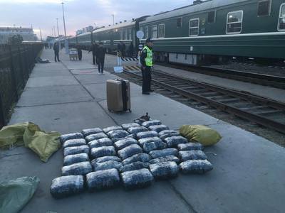 Хориотой бараа хилээр нэвтрүүлэхийг завджээ