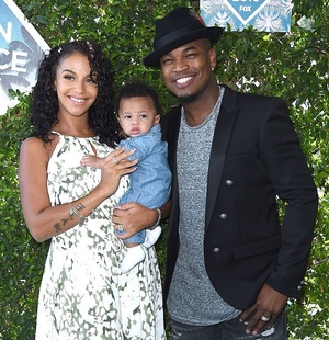 Ни Йо дөрөв дэх хүүхдээ өлгийдөн авна