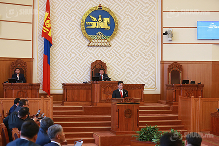Ерөнхийлөгч чуулганы хуралдаанд оролцож байна