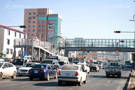 Урсгал сөрсөн жолоочийн эрхийг гурван сараар хасч байна