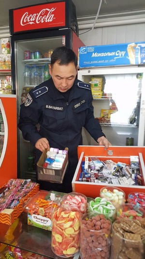 50 иргэн, аж ахуй нэгжид ‘’Тамхи’’ худалдаалах тусгай зөвшөөрөл олгов