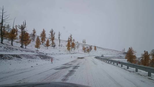 Нийслэлээс гарах замын хөдөлгөөнийг нээлээ