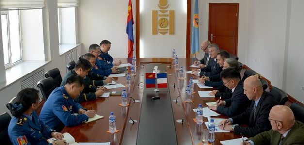 Франц улс Онцгой байдлын албанд нисдэг тэрэг нийлүүлэх үү