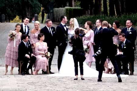 Загвар өмсөгч Кэйт Аптон хуримаа хийлээ 