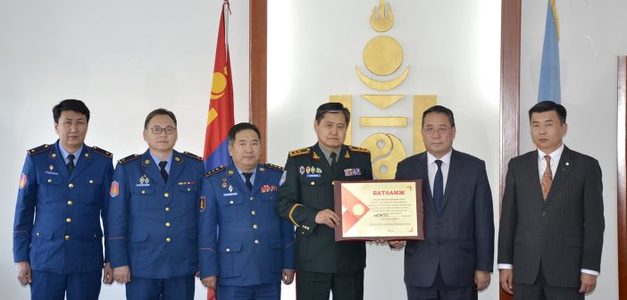 Хууль зүйн салбарын 24 000 ажилтан цалингаа хандивлав