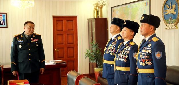 Онцгой байдлын алба хаагчдад  хурандаа цол олголоо