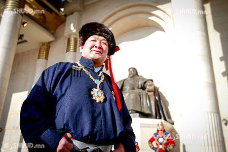 Н.Түвшинбаяр төрөөс олгодог урамшууллаас хасагдлаа