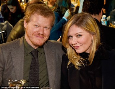 Кирстен Данст жирэмсэн болжээ