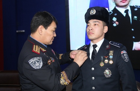 Аврагч залууд ХСИС-ийн удирдлага хүндэтгэл үзүүллээ