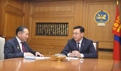 Хандивын данс нээжээ