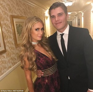 Парис Хилтон найз залуутай болжээ