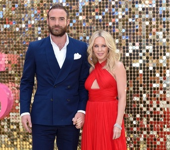 Кайли Миноугийг сүйт залуу нь хуурчээ