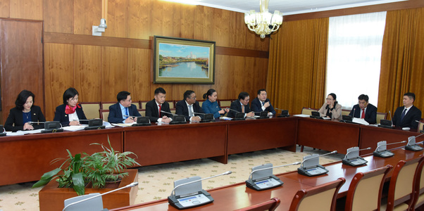 Үндэсний Аудитын газрын 2017 онд хийх аудитын төлөвлөгөөг гардуулав