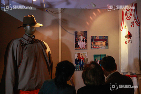 Амралтын өдрөөр музейд саатаарай