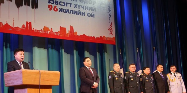 Батлан хамгаалахын багц хуулиудыг сурталчиллаа