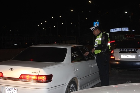 Хурд хэтрүүлсэн жолоочийн эрхийг 6 сараар хасчээ