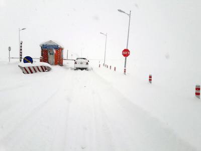 Орон нутгийн замд халтиргаа үүсчээ