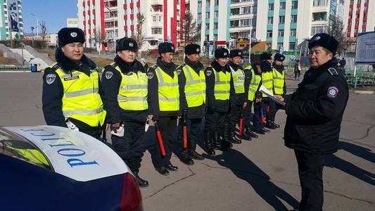 Замын хөдөлгөөн зохицуулахаар нийт 900 гаруй албан хаагч ажиллажээ