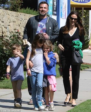 Аффлек, Гарнер нар саллаа