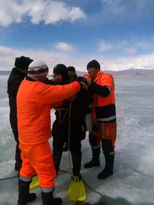 Усны гүний дадлага сургууль зохион байгууллаа