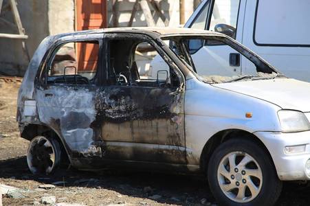 Гал алдаж, машинаа шатаажээ