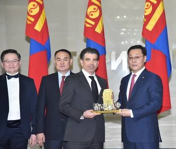 ХААН Банк “ТОП-100 ААН”-ийн ГУРАВТ эрэмблэгдлээ 