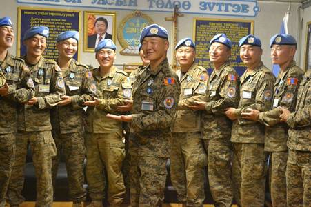 Б.Мөнгөншагайд баатар цол нэхэн олгохыг хүсэв