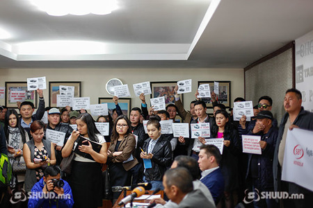 Автомашин импортлогч  хоёр мянган иргэн хохирлоо