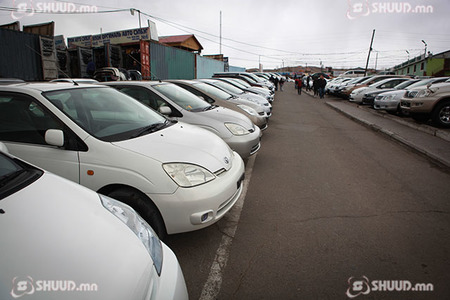 Приус маркийн машины нүүрсэн янданг хулгайлдаг гурван бүлгийн 12 этгээдийг шалгаж байна