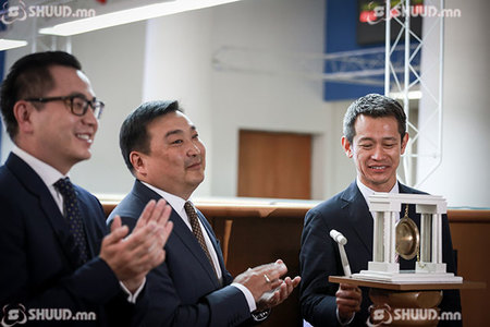 IPO хийсэн өдрийг тохиолдуулан хүндэтгэлийн цан цохилоо