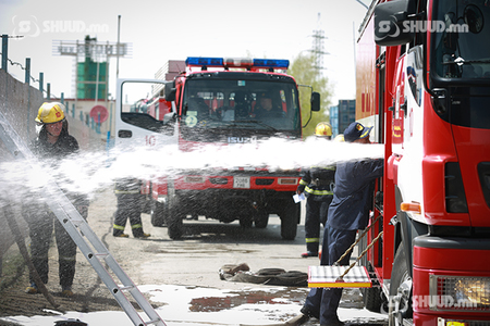 Хөөсөнцөрийн үйлдвэрт гал гарчээ