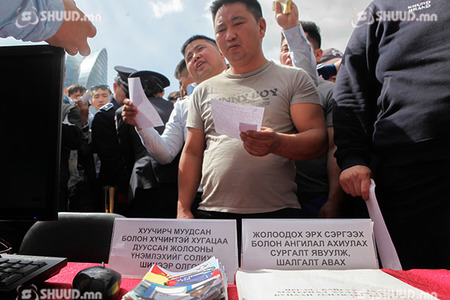 Мэргэшсэн жолоочийн үнэмлэх авахдаа мэргэжлийн байгууллагад хандана уу