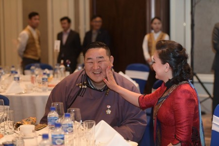 ”Алтан агсарга” шагнал гардуулах ёслол боллоо