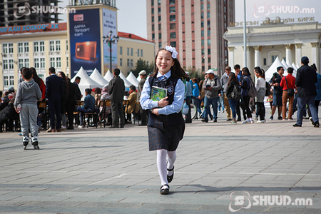 Номын баяраар ирсэн хүмүүсийн 83.3 хувь нь 2 болон түүнээс дээш ном худалдан авдаг